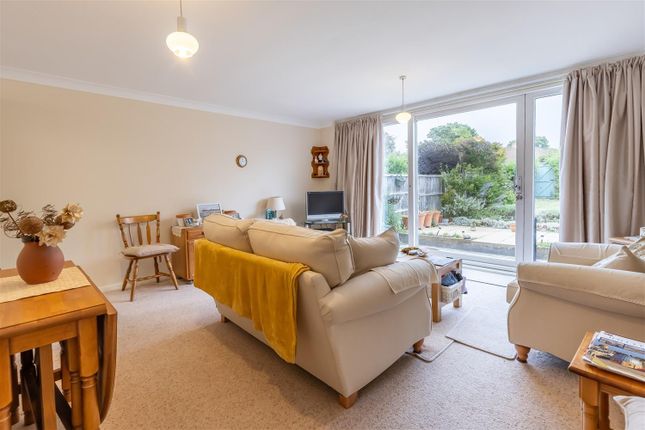 17, Highfield Green, Epping photo 2