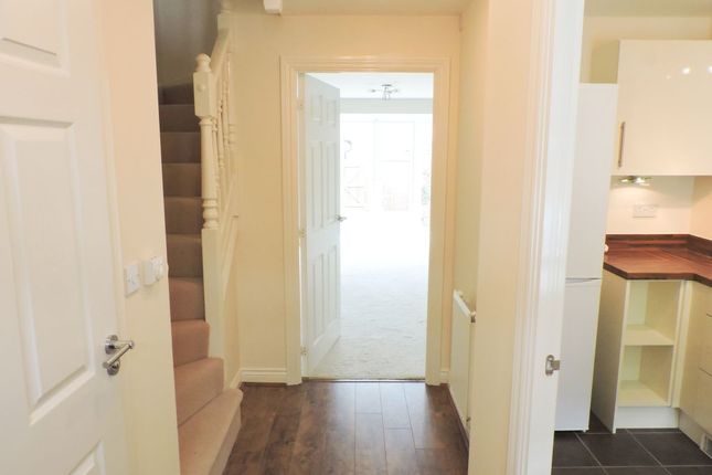 31, Chilworth Way, Hook photo 3
