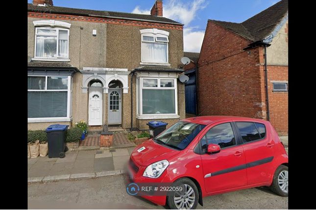 4 bed property for rent in Vicarage Road, Northampton NN5