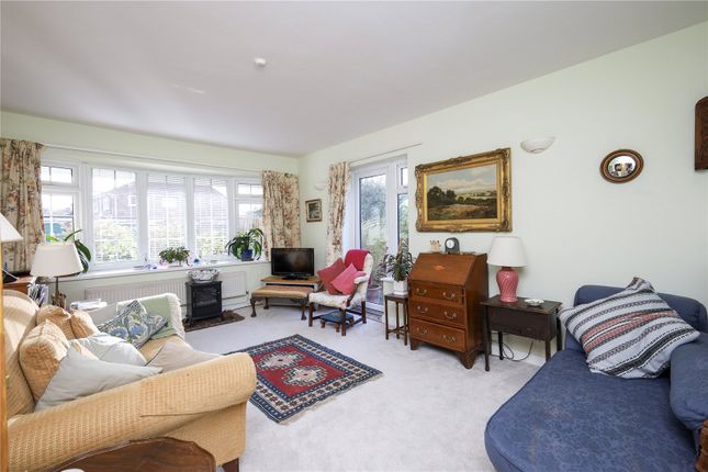 29, Underwood Road, Surrey photo 2