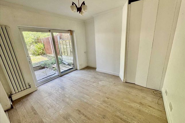 8, Lawfred Avenue, Wednesfield photo 4