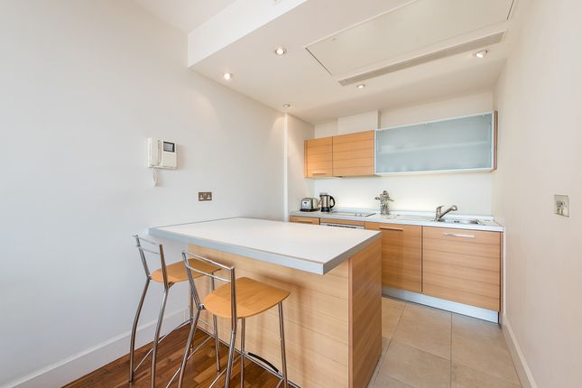 704, Westcliffe Apartments, 1, South Wharf Road, London photo 4