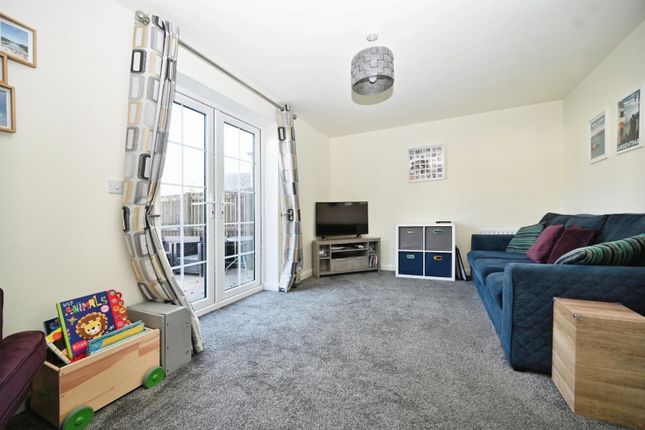 14, Alva Close, Leeds photo 2