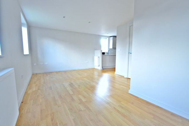1 Grove Court, The Bevers, Reading photo 3