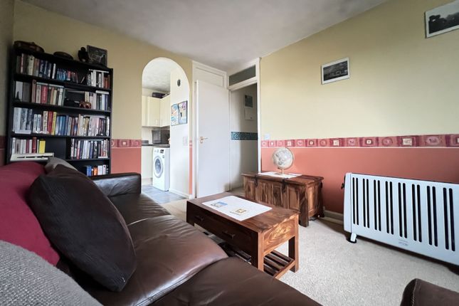 Flat 11/Saffron Court, Yarrow Way, Southampton photo 3