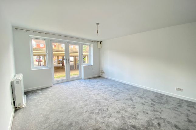 80, Tuscany Gardens, West Sussex photo 2