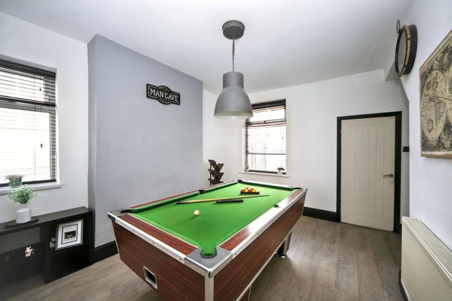 451 Warrington Road, Wigan photo 4