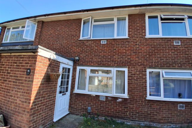 2-bed house on 20, Manse Close, Harlington, Hayes, £280,000