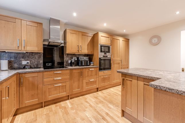 8, Wharfe Grange, West Yorkshire photo 3