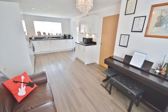 20, Legerton Drive, Clacton-On-Sea photo 3