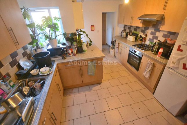 Terraced house to rent in Brighton Road, Reading, England