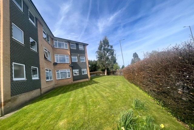 Flat for sale in London Road, Redhill, Surrey