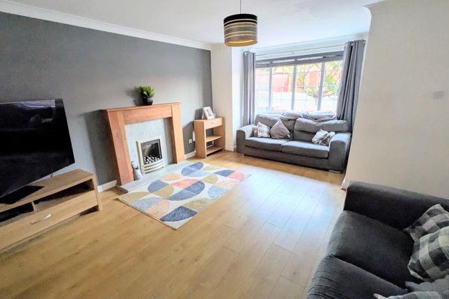 51, Foxlands Drive,, Dudley photo 2