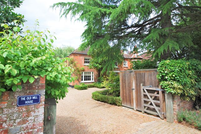 Link-detached house for sale in Temple, Marlow