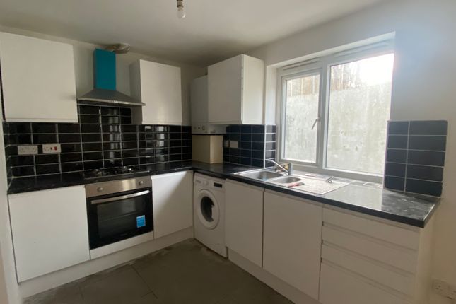 Thumbnail Shared accommodation to rent in 2 Amersham Road, New Cross, London