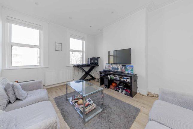 Thumbnail Flat to rent in Stroud Green Road, London