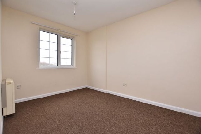 Flat for sale in Trevarrian, Newquay