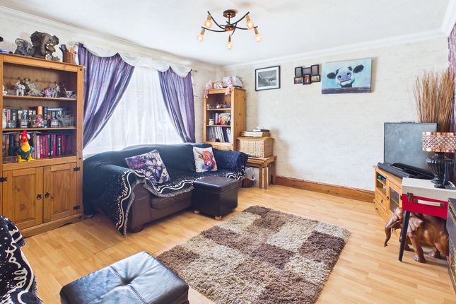 8, Randall Avenue, Shevington photo 3