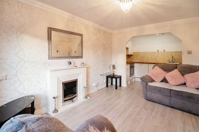 Flat for sale in The Garners, Rochford