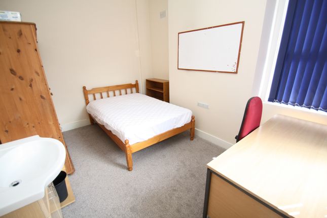 4, Cynthia Road, Bath photo 3