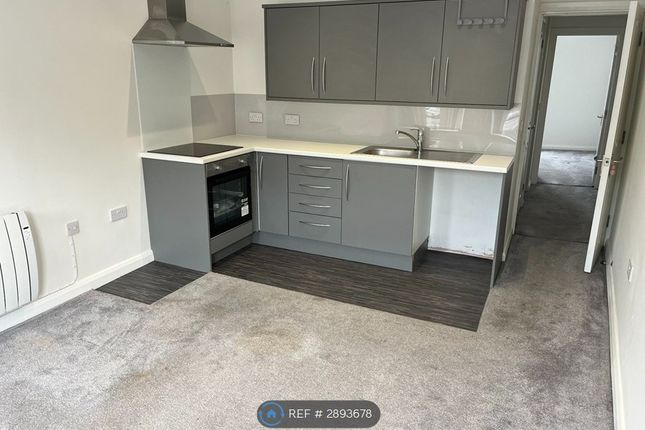 Flat, Gooder St, Brighouse photo 2