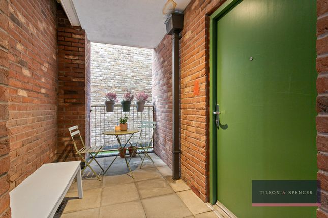 Flat 4 Pippin House, Apple Tree Road, London photo 3