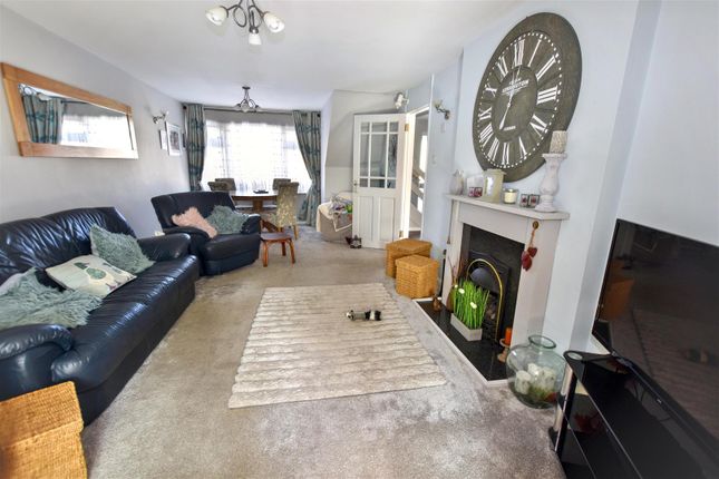 24, Bosmeor Park, Redruth photo 2