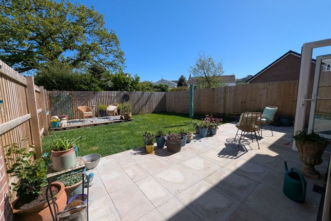 39, Maes Yr Ygsol, Ystradgynlais photo 3