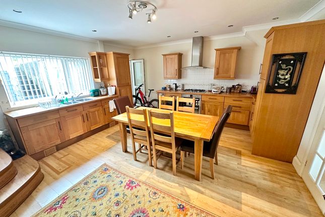 18a Herberts Road, Pontypool photo 2