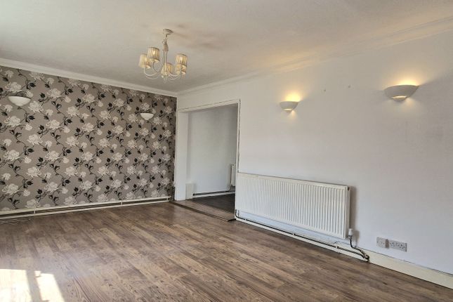 Property to rent in Lytham Avenue, Watford