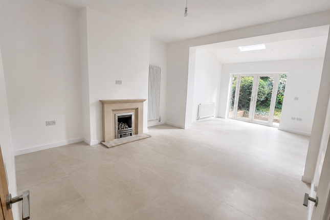 33, Folly Lane, Swinton photo 3