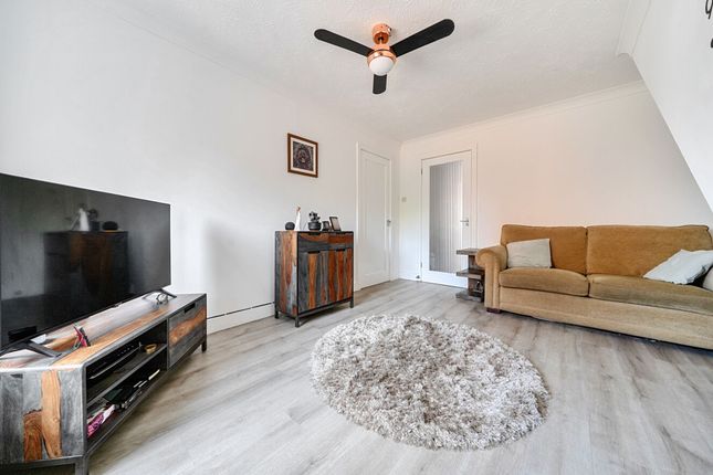 1 Lilac Close, Bognor Regis photo 4