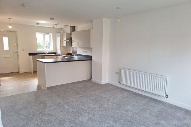 12, Taffeta Way, Bedworth photo 3