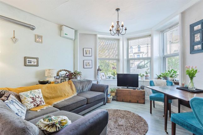 Flat 2, 4, Barton Villas, Dawlish photo 2