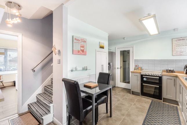 14, Haslewood Drive, West Yorkshire photo 4