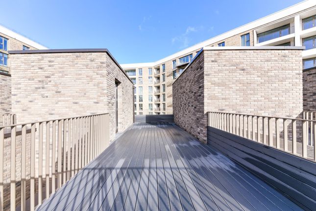Town house for sale in Schooner Road, Royal Wharf, London