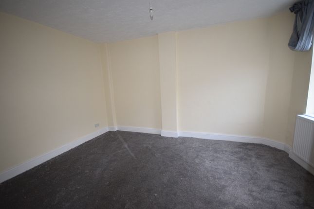 Kingston road, RAYNES PARK photo 3