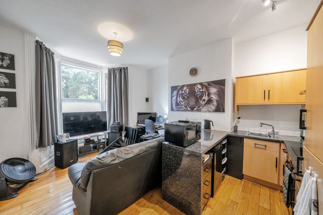 Flat 2, Beech House, Harrogate photo 2