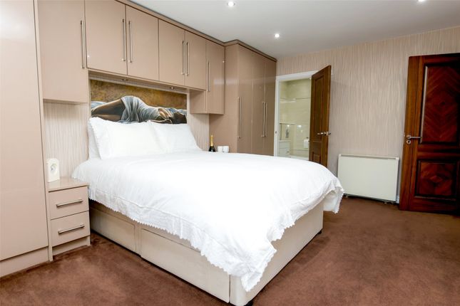 Flat for sale in Wapping Quay, Liverpool