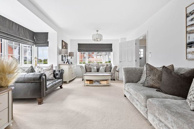 15 Tiger Moth Way, Henlow photo 3