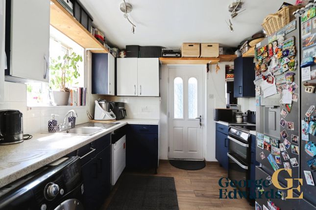 102, Wilkes Avenue, SWADLINCOTE photo 4
