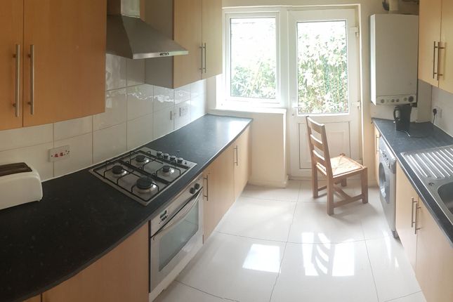 29 Edgeworth Drive, Manchester photo 2