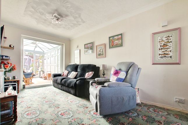 18, Birch Avenue, Chatteris photo 3