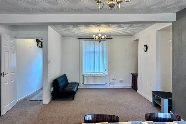 57 Miers Street, Swansea photo 3