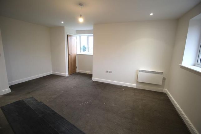 300 Redwood Grove, Bedford, Bedford photo 2