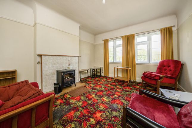 Flat for sale in Great West Road, Osterley, Isleworth