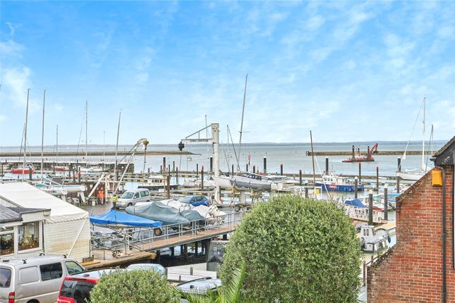 2-bed flat on 2 Tides Reach,, Birmingham Road, Isle of Wight, £210,000