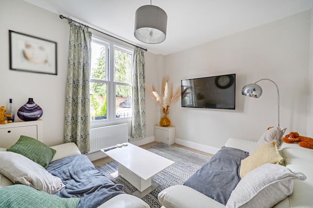 60, Swan Road, Gloucestershire photo 2