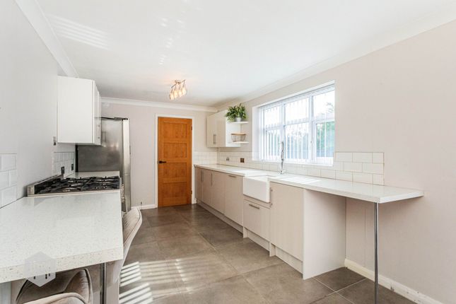 37 Oakworth Drive, Bolton photo 4