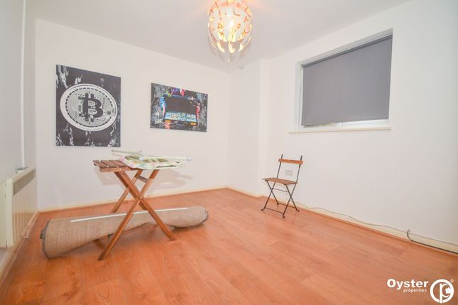 932b High Road, London photo 3